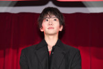 映画『口に関するアンケート』口プレミアに登壇した板垣李光人