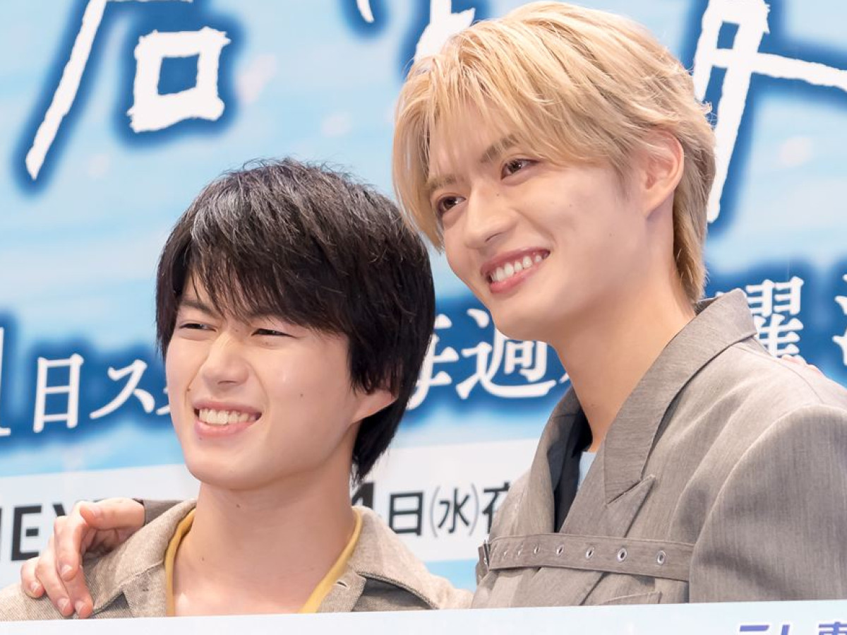 ドラマ『君は夏のなか』記者会見に登壇した（左から）奥智哉、杢代和人