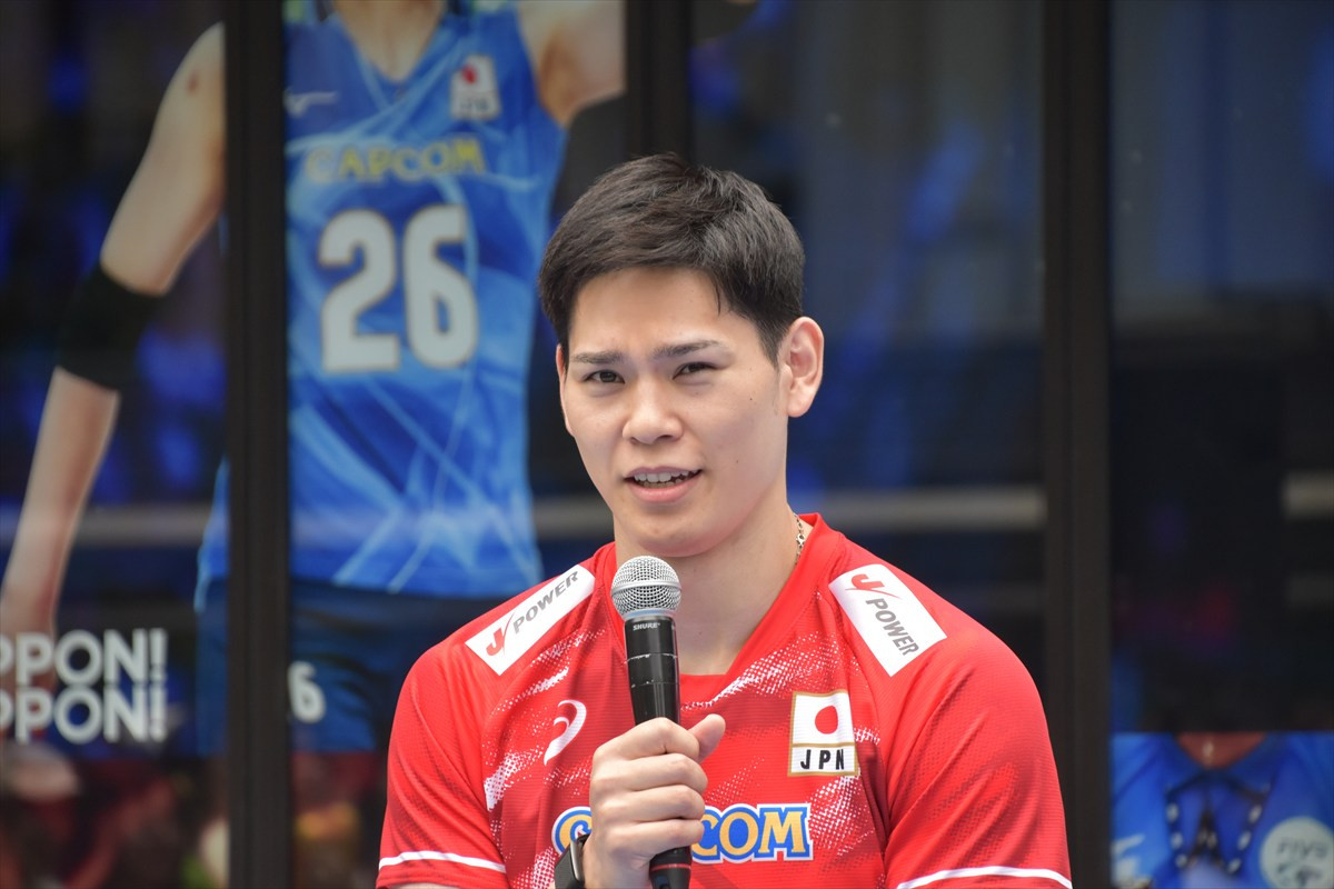 timelesz原嘉孝、石川祐希の強烈スパイクで吹っ飛ぶ！ 「最高の始球式になりました」