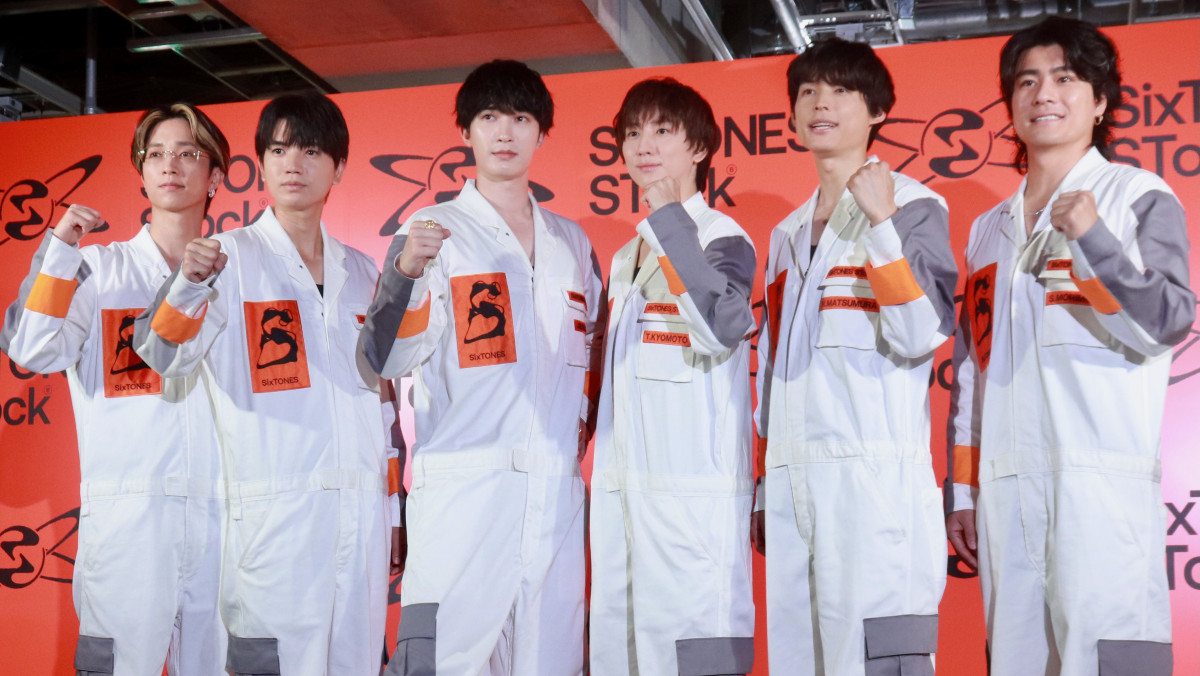 SixTONESの歴史詰まった“倉庫見学会”が開幕! ジェシー「嵐の皆さん待ってます」〈SixTONES STock〉