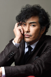 ドラマ『ブラックトリック～裁きを操る弁護人～』に出演する北村一輝