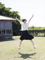 生駒里奈写真集『ルリカケス』より
