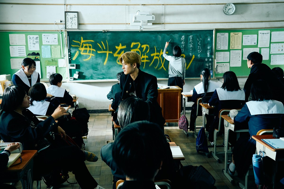映画『四月の余白』“冬子”夏帆が怒りにまかせて自分の髪を引き抜く　衝撃の本編映像解禁