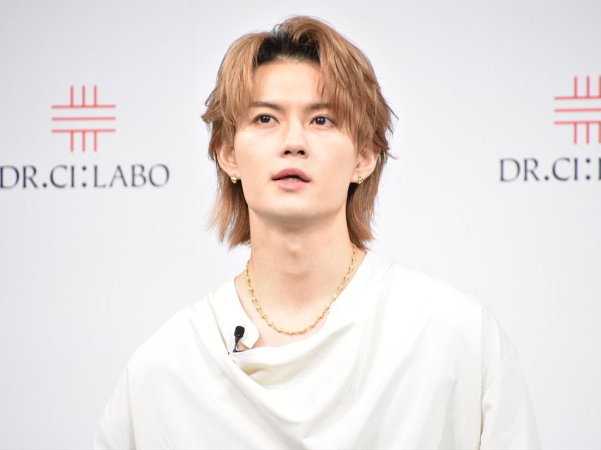 M！LK佐野勇斗、“サービスタイム”に報道陣のシャッター止まらず　新CMは「めちゃビジュいいじゃん」
