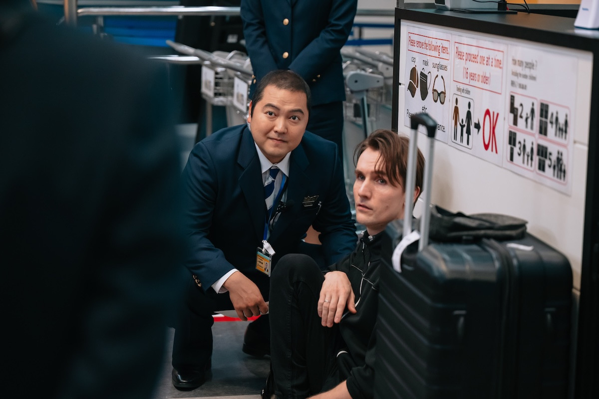 『大空港～GATE24～』初回 趣里、謎のクセ強税関職員役に反響「右京さんのDNA」「変人役ハマる」