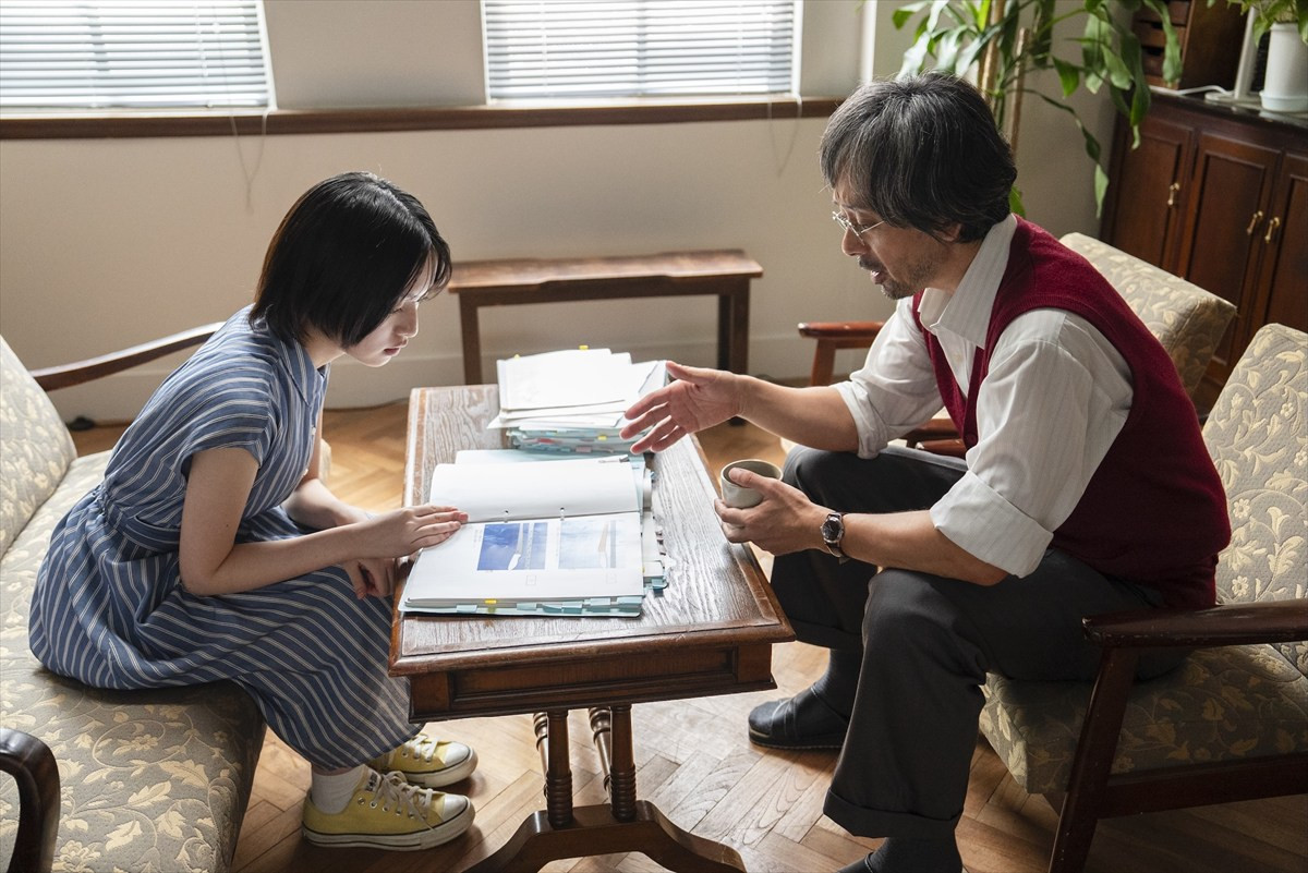 坂口健太郎主演『私はあなたを知らない、』“幸福な記憶”と“あの日の真実”に迫る場面カット大量解禁