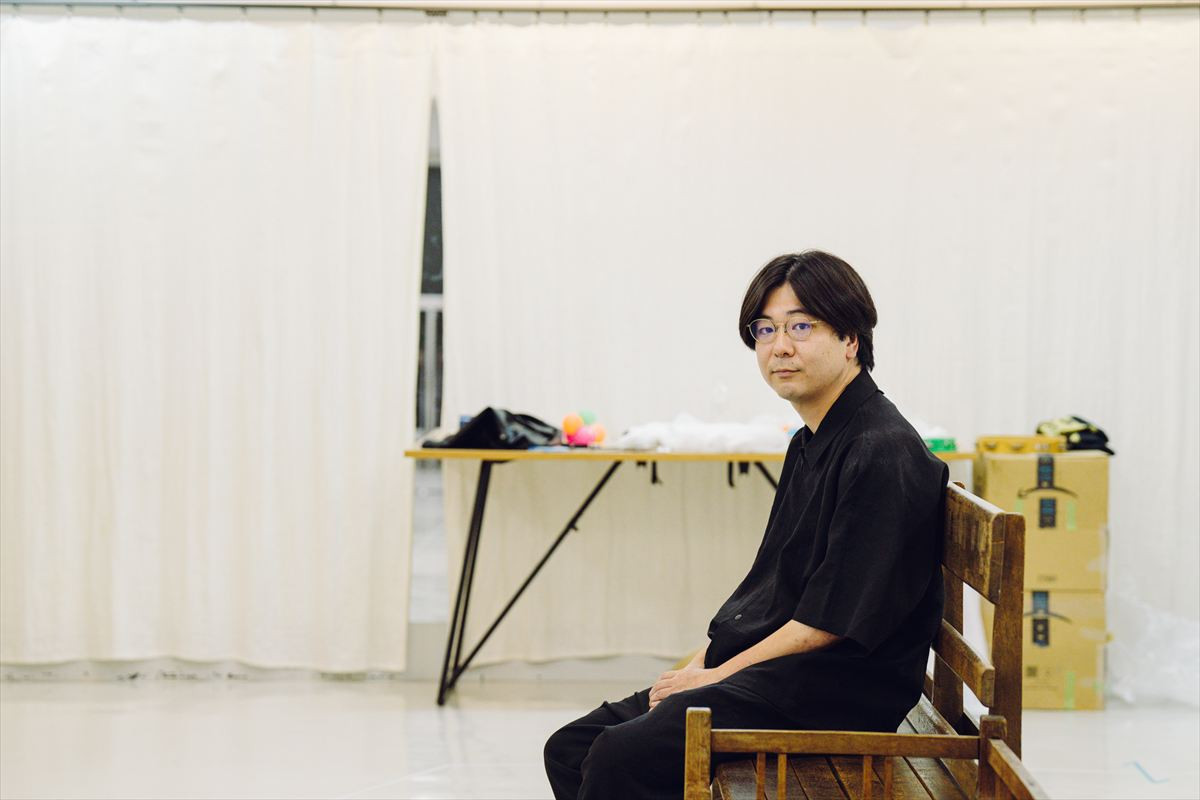 野田秀樹脚色『贋作 罪と罰』、ロロ・三浦直之演出で来年4月上演決定！