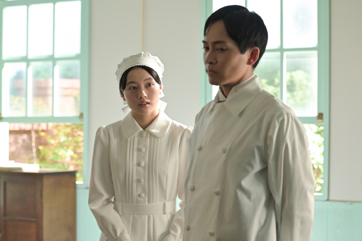 明日の『風、薫る』“りん”見上愛と“直美”上坂樹里、深夜に長屋へ急行