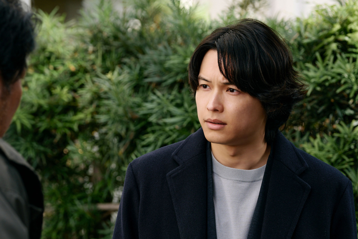 松村北斗×今田美桜『白鳥とコウモリ』登場人物たちの多面的な表情を切り取った新規場面写真解禁