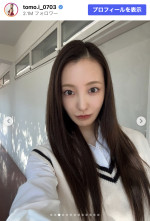 板野友美、ファン絶賛の制服姿　※「板野友美」Instagram