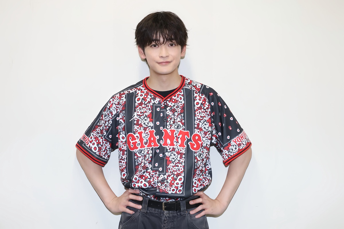 高橋文哉、実写映画『ブルーロック』公開目前に東京ドームで始球式　「野球ってすごい」と大舞台に感激