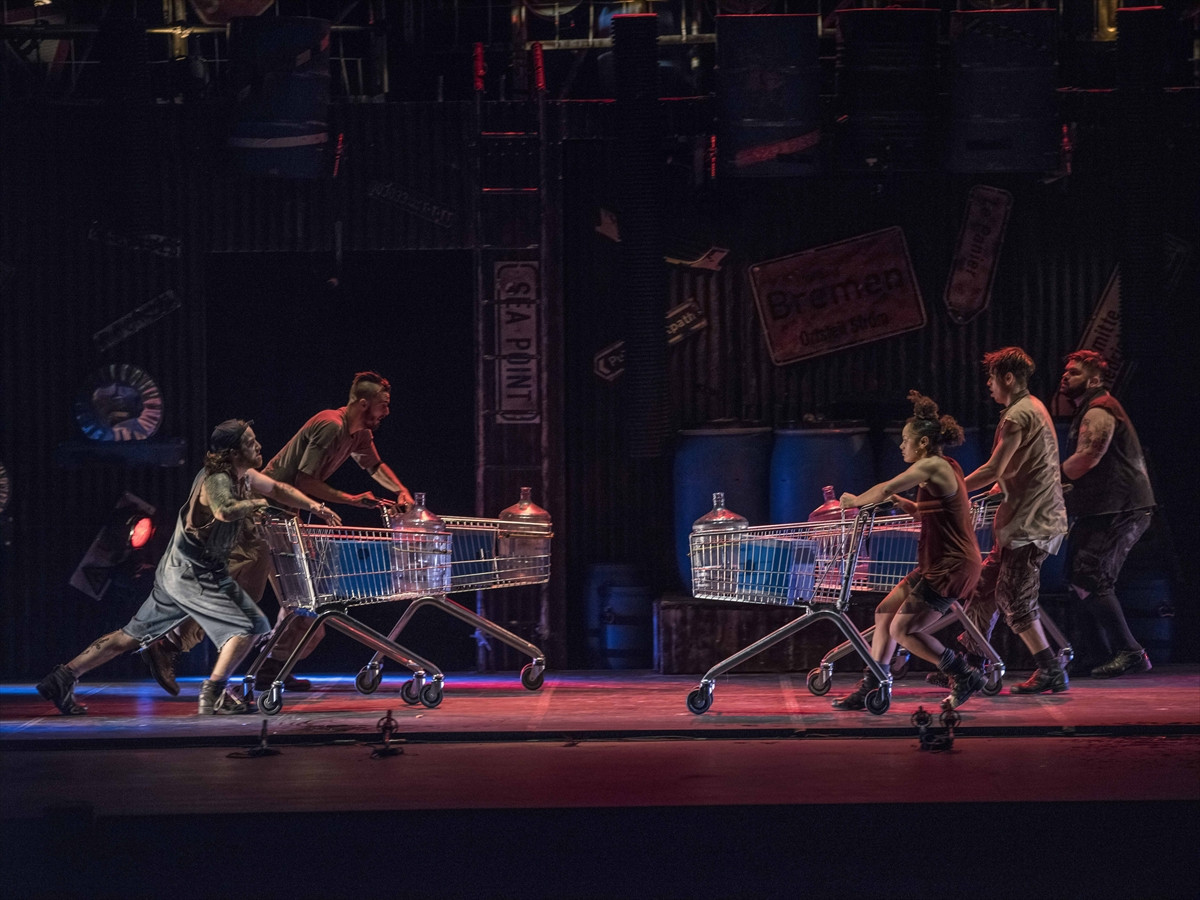 たたく! 鳴らす! 100分ノンストップのパフォーマンス！　『STOMP ストンプ』12月来日公演決定