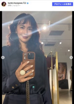 長谷川京子、セットアップドレス姿　※