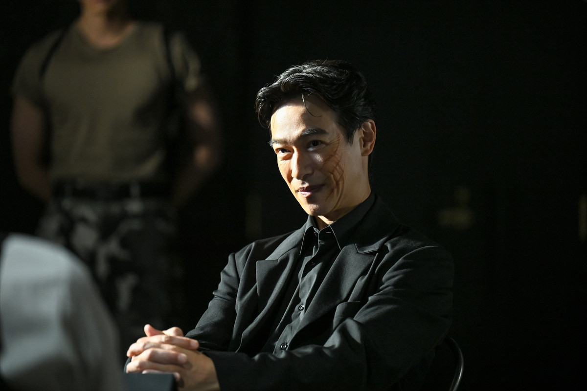 「私に嘘はつかないで～！」『VIVANT』堺雅人、3役目の諜報員役を怪演　ネット称賛続々「印象全然違う!!」「絶妙に古美門」