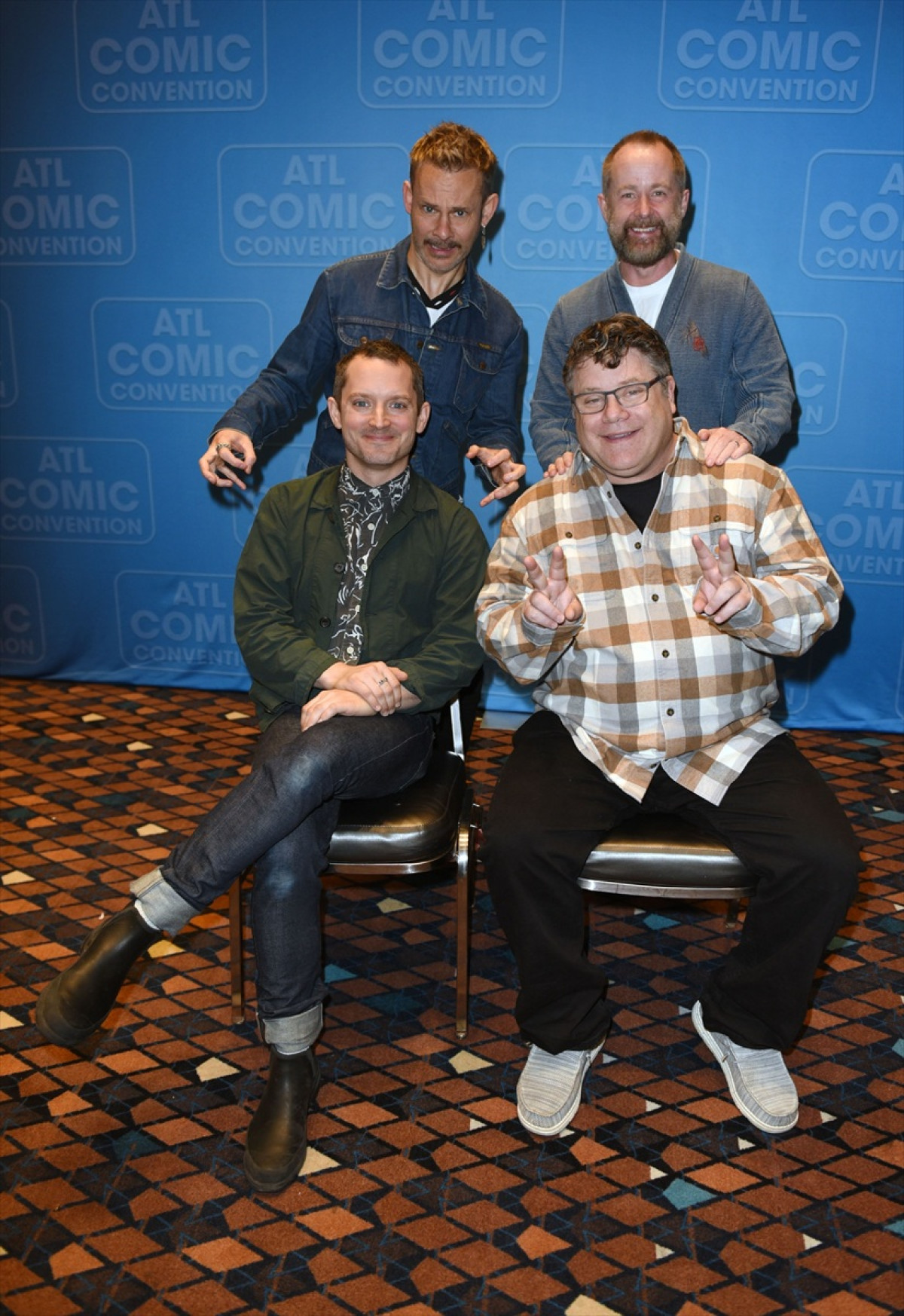 「仲間が全員そろった」 『ロード・オブ・ザ・リング』ホビット4人の再会姿にファン感激