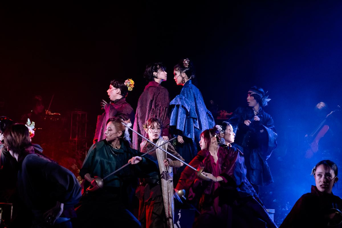 松崎史也、『Romeo and Juliet OC』開幕に「なんて幸せなことだろう」舞台写真到着