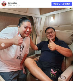 富栄ドラム、朝青龍とバッタリ！　※「富栄ドラム」Instagram