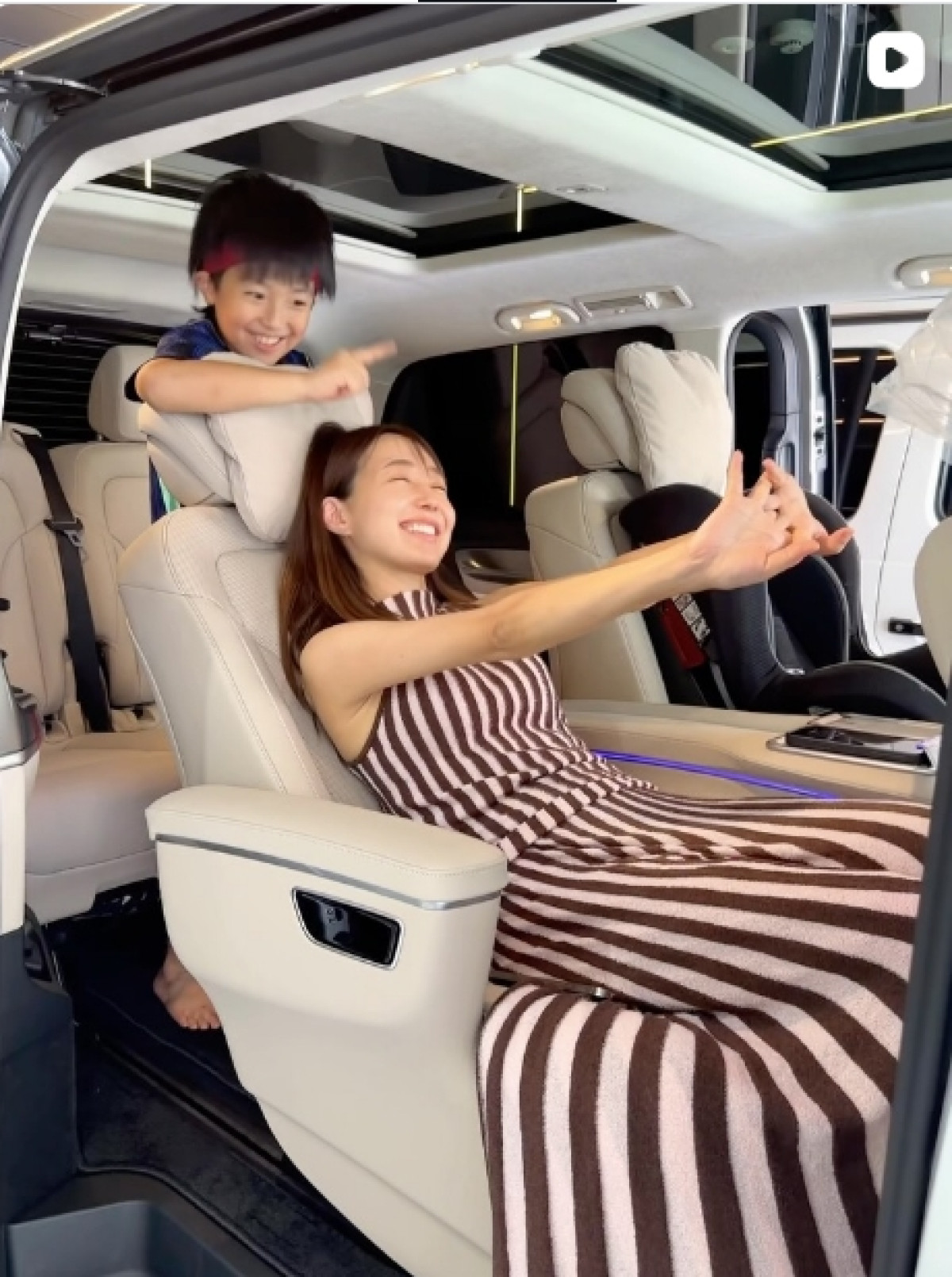 川崎希、“高級車”購入にネット衝撃　ベンツ2台持ち3児の母に「カッコイイ」の声