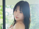 【写真】元HKT48グラビア美女26歳、透明感を誇る“ミルキーボディ”あらわ　デジタル写真集