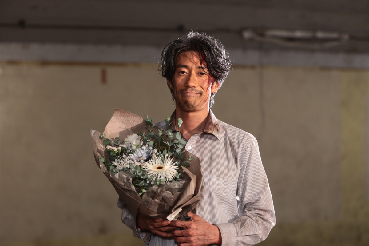 『告白』水野美紀、石黒賢らがクランクアップ！　かつら姿の田中要次「まさか、このシーンが最後になるとは（笑）」
