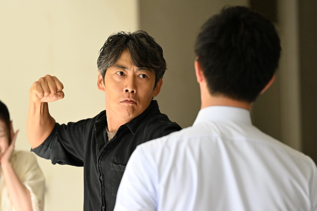 『GTO』第10話 “鬼塚”反町隆史、年の離れた教え子二人の恋に苦悩　職員室が修羅場に！