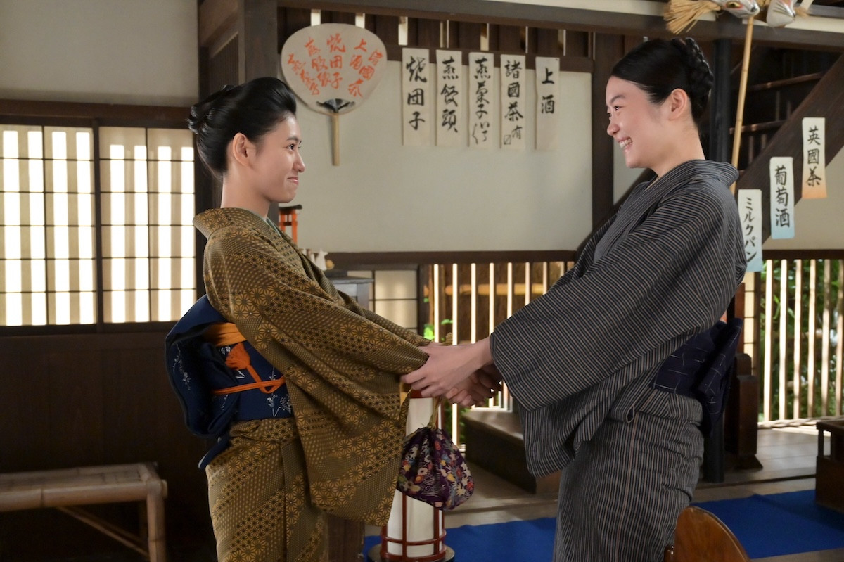 明日の『風、薫る』“りん”見上愛と“直美”上坂樹里、試験に臨む生徒たちを見送る