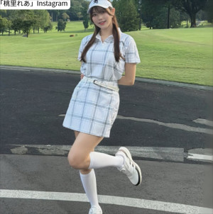 桃里れあ、ソロショット　※「桃里れあ」Instagram