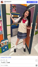 小寺真理、かわいらしいミニスカJKスタイルに反響　※「小寺真理」Instagram
