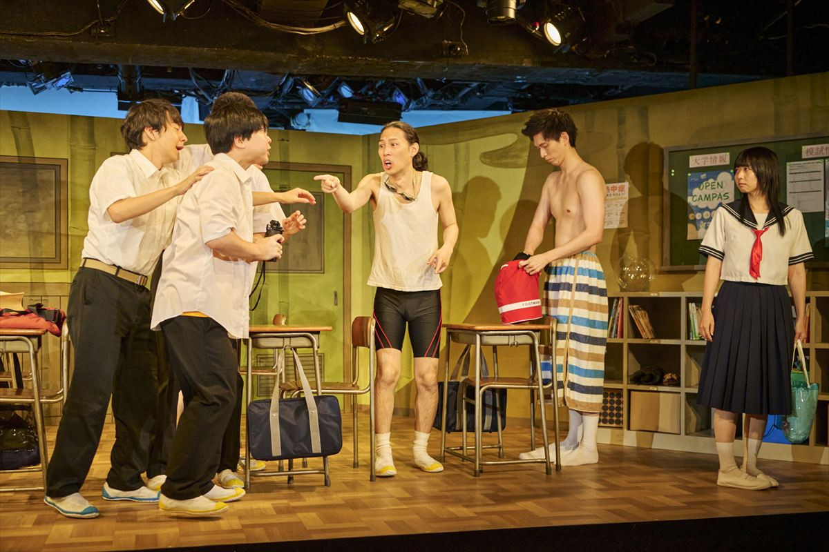 アナログスイッチ『転校生は、かぐや』開幕！　さえない男子高校生たちのもとに“月人”の少女が