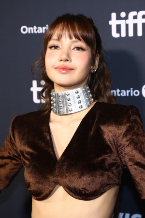 トロント国際映画祭に登場したBLACKPINK・リサ