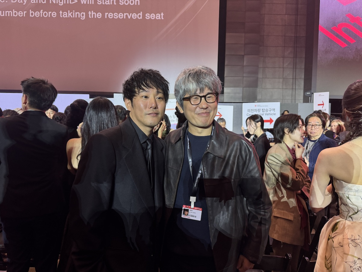 横浜流星、初の釜山国際映画祭レッドカーペットに感慨　藤井道人監督と華やかに登場し大歓声