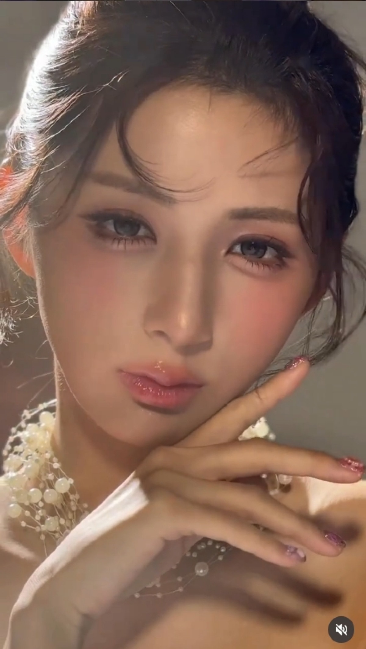 「別人みたい」「ギャップえっぐ」　23kg減のしなこ、“激変”投稿にネット衝撃　美背中にも熱視線