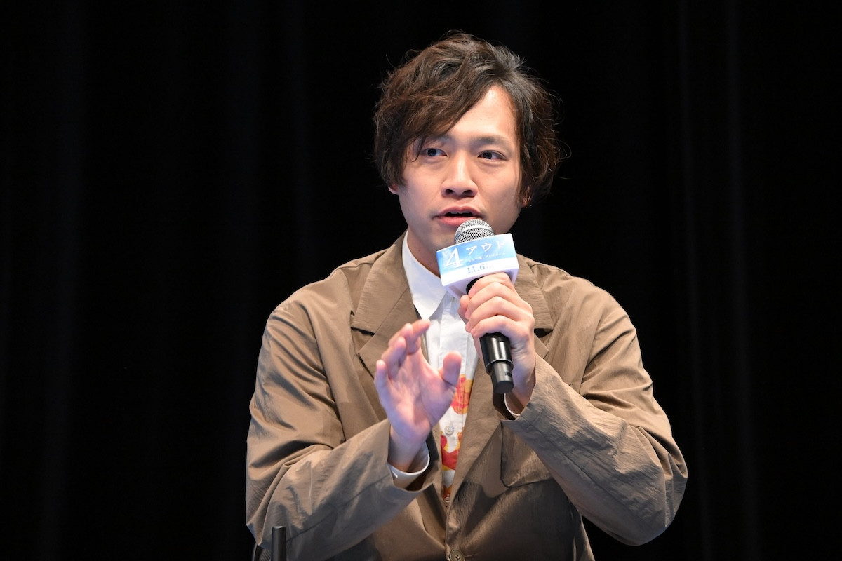 相葉雅紀、共演俳優から突然の「抱きしめてください」に困惑！ 『4アウト』完成披露で撮影秘話を告白