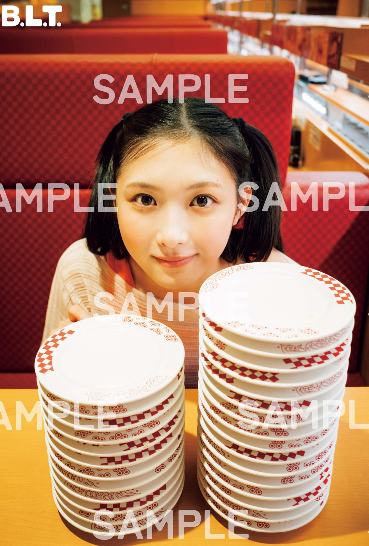 櫻坂46・谷口愛季、吉祥寺で見せた“愛らしさ”に大接近！　「B.L.T.12月号」表紙・巻頭に登場