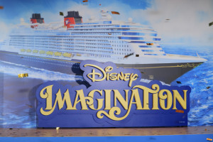 日本初のディズニークルーズ、船名は「ディズニー・イマジネーション」に決定！　船尾はアリエル