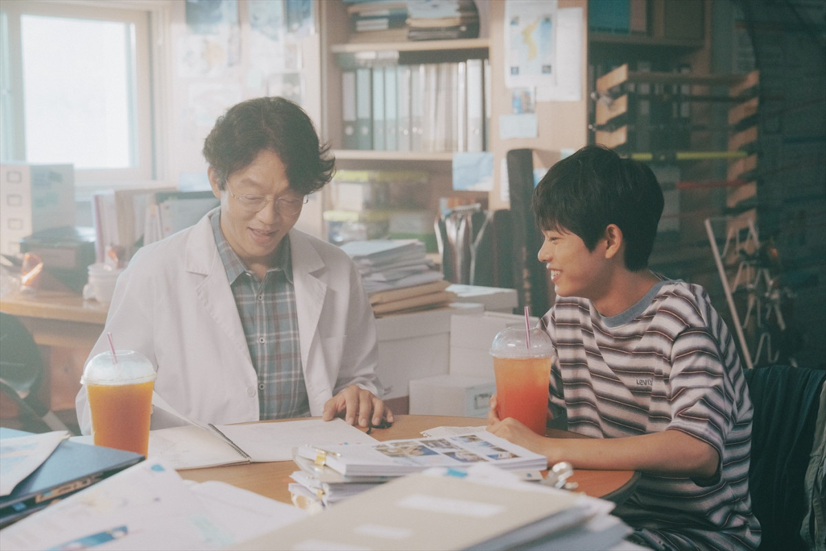 黒川想矢の恋を見守る！　『３ミリの恋』MEGUMI、大谷亮平、一ノ瀬ワタルら大人キャストの場面写真＆コメント公開