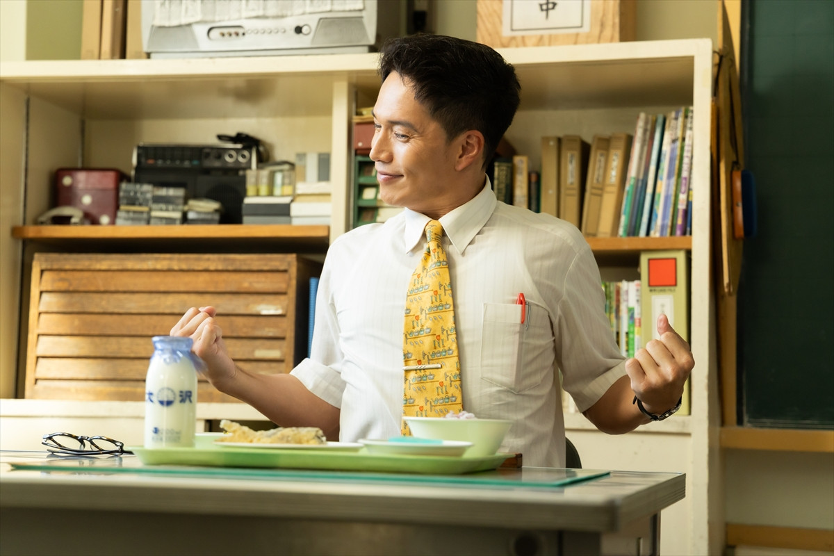 市原隼人主演『おいしい給食 season4』第3話　甘利田、愛する瓶牛乳の廃止危機に猛反対！