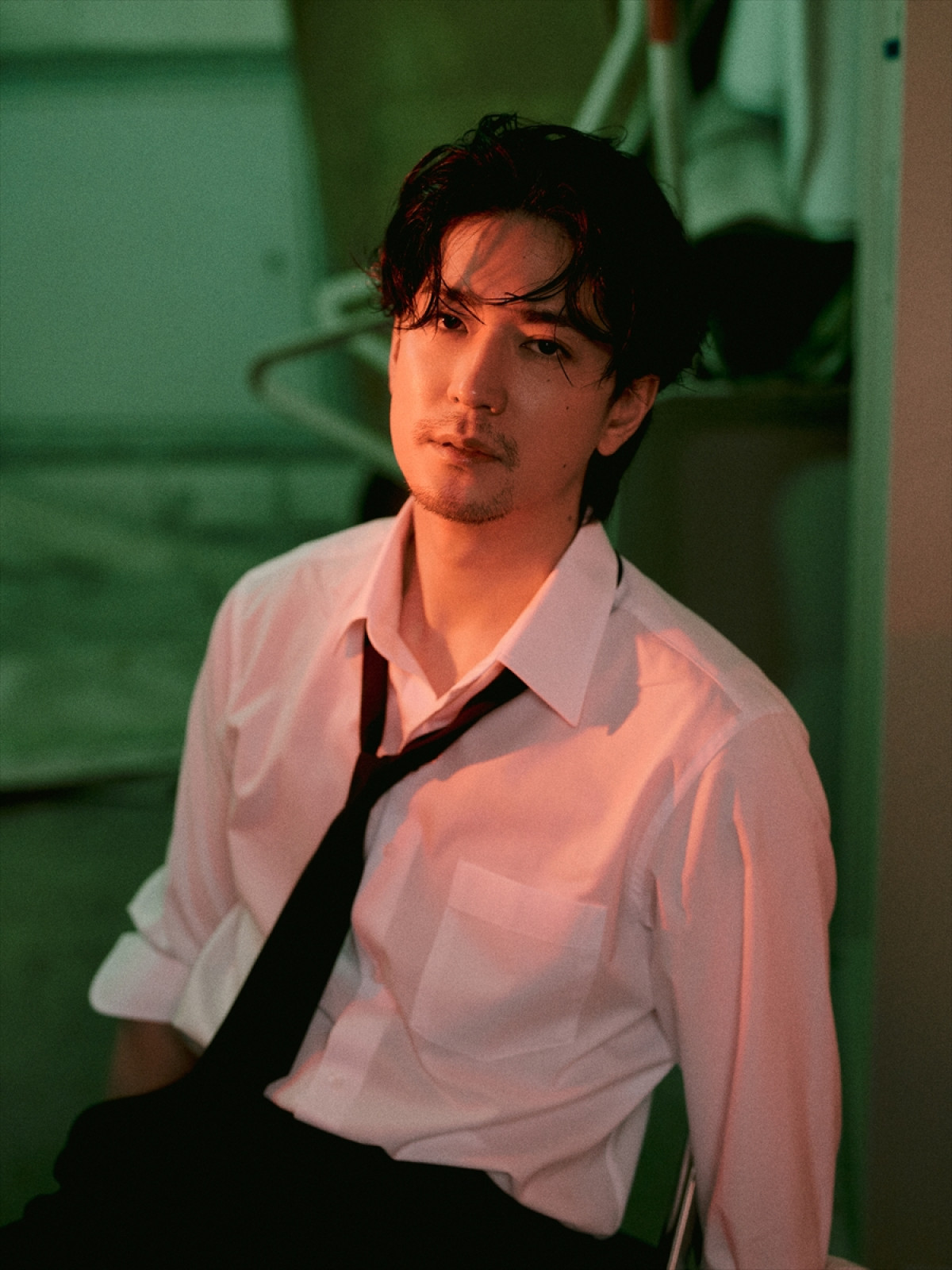 中島裕翔主演舞台『見えざる手』2027年4月上演　人違いでイスラム系テロ組織に誘拐されるアメリカ人銀行員に