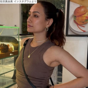 佐田真由美、ソロショット　※「佐田真由美」インスタグラム