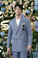 フリン・ライダー役のマイロ・マンハイム