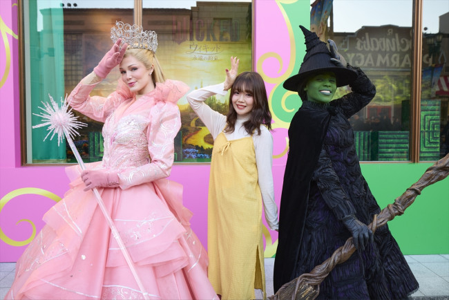 USJ×『ウィキッド』コラボ再び！　エルファバ＆グリンダ再登場、新グッズも公開