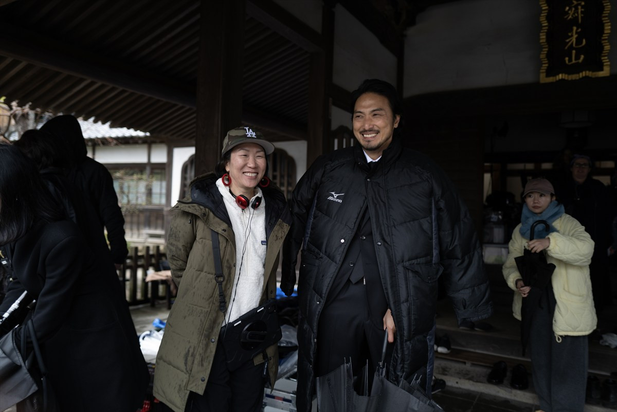 ブレンダン・フレイザー×柄本明らの撮影風景を収めた映画『レンタル・ファミリー』メイキングカット公開