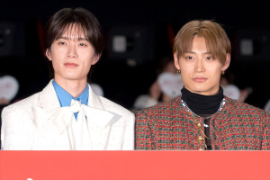 （左から）山中柔太朗＆高松アロハ、映画『純愛上等！』完成披露上映会に登場