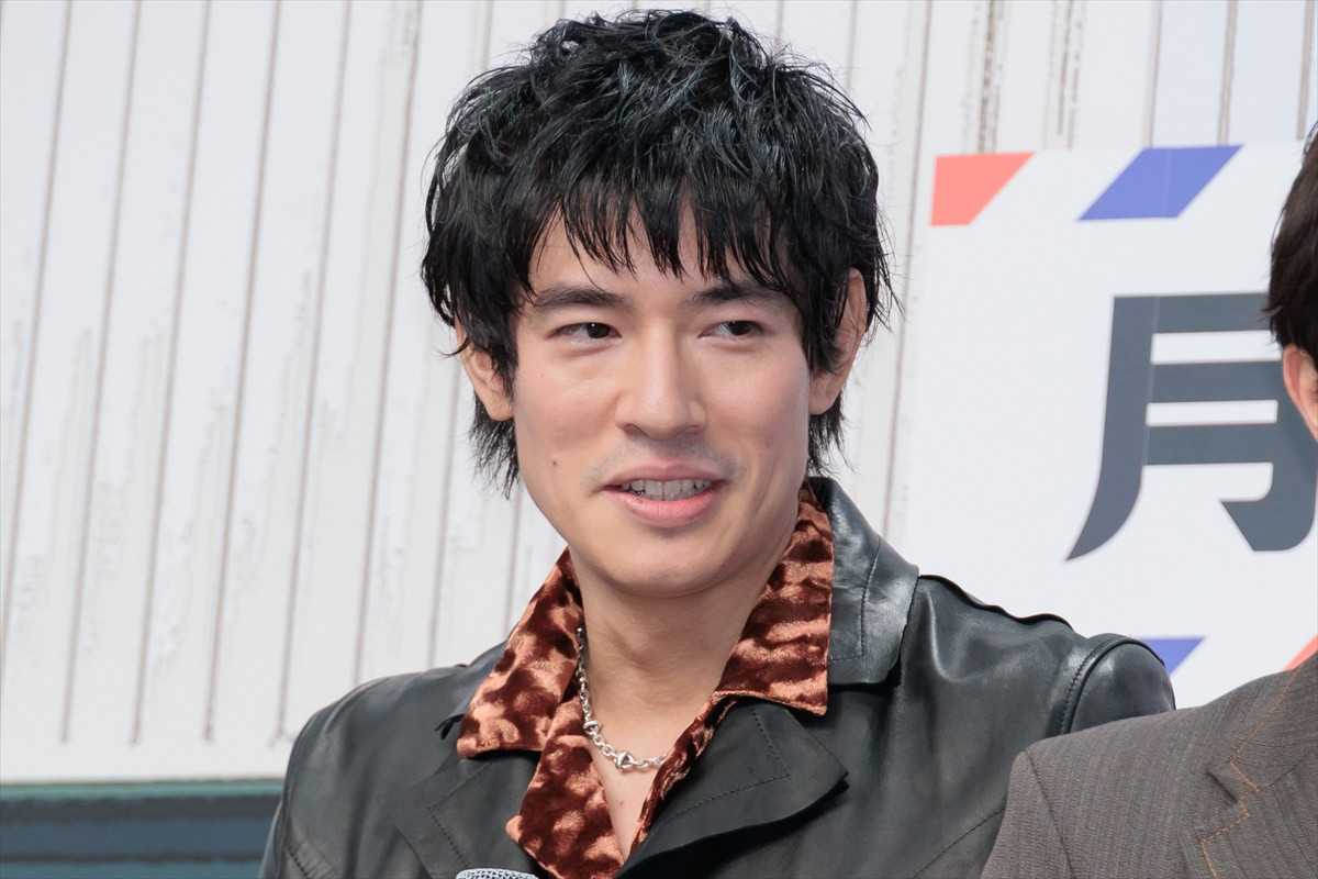 中島歩、記者会見中の寸劇で流血　超特急・草川拓弥「熱量ある方なので…」