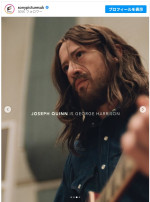 ジョセフ・クイン演じるジョージ・ハリスン　※「Sony Pictures UK」インスタグラム