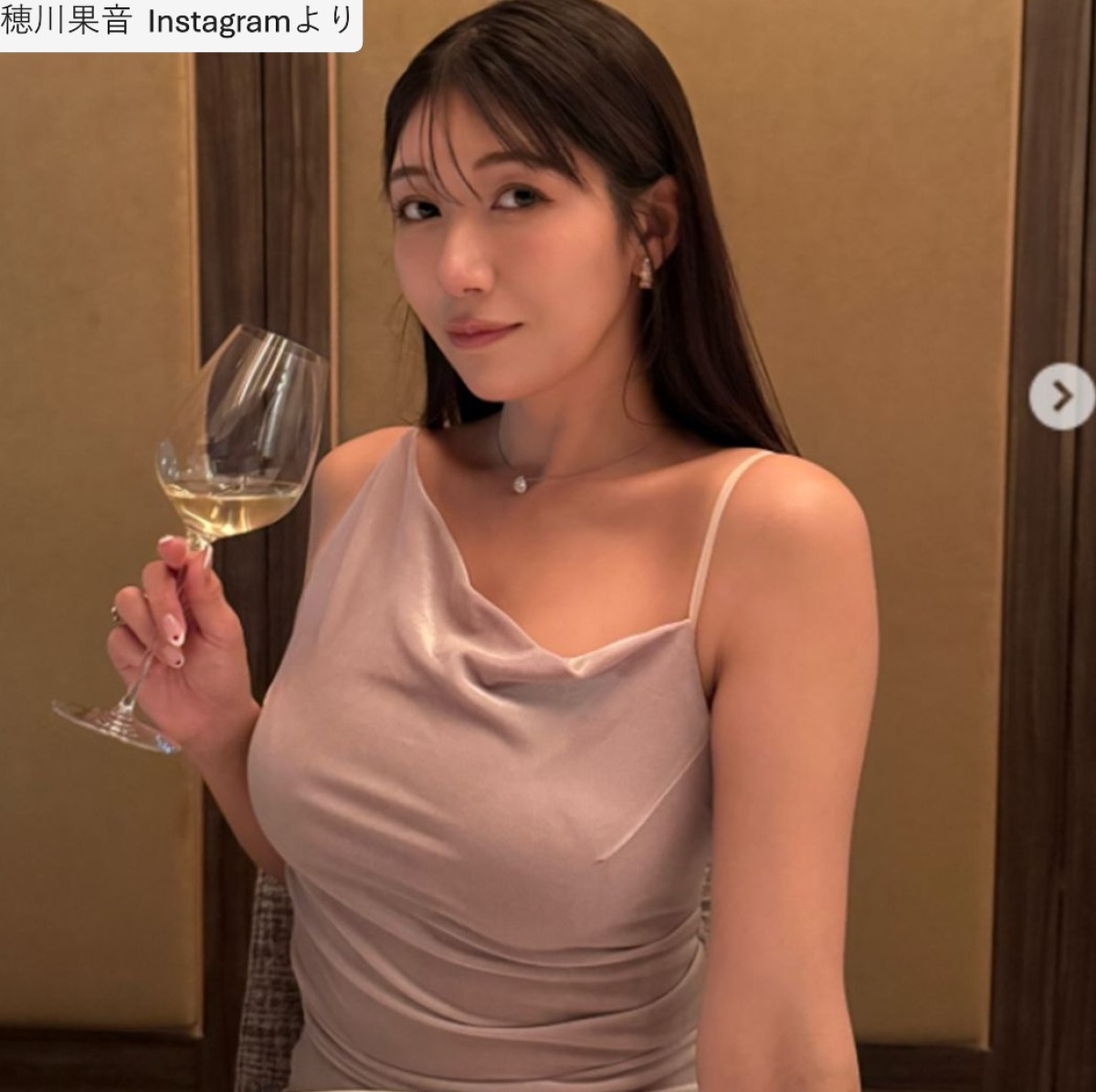 穂川果音、ソロショットより　※「穂川果音」Instagram