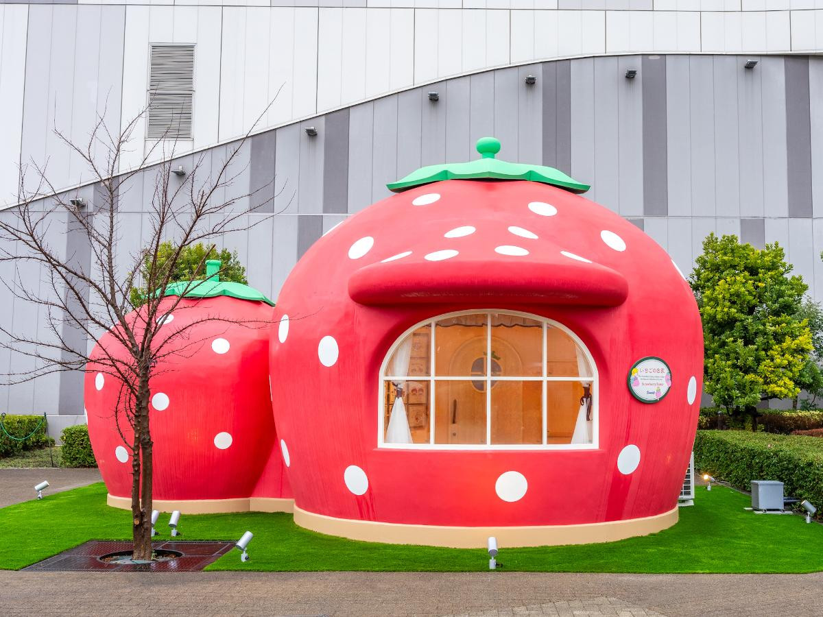 サンリオ「いちごのお家」がお台場に誕生! 期間限定の展示やグッズ&スイーツを展開