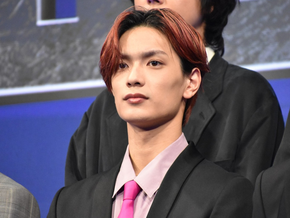 実写映画『ブルーロック』製作報告会に出席した高橋恭平