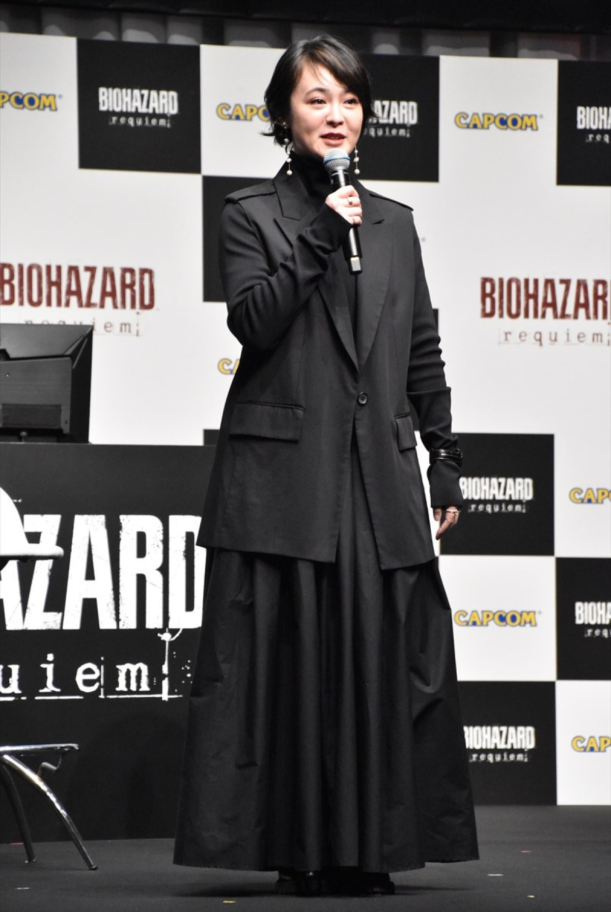 狩野英孝がゾンビとチェンソーを奪い合い「俺のだぞ！」　『バイオハザード レクイエム』完成披露発表会で絶叫