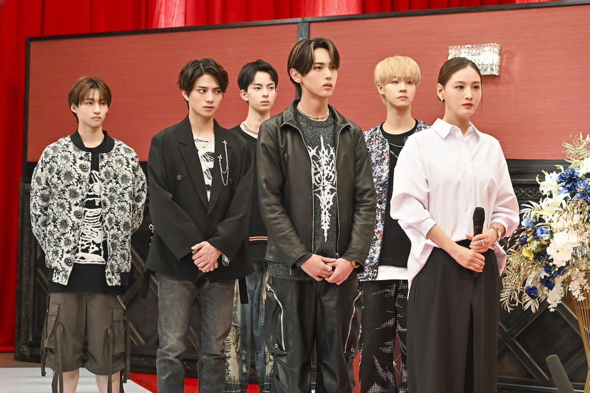 『DREAM STAGE』“吾妻”中村倫也、顎クイ→指トントンにネット悶絶「バカメロい」「ニマニマしちゃう」